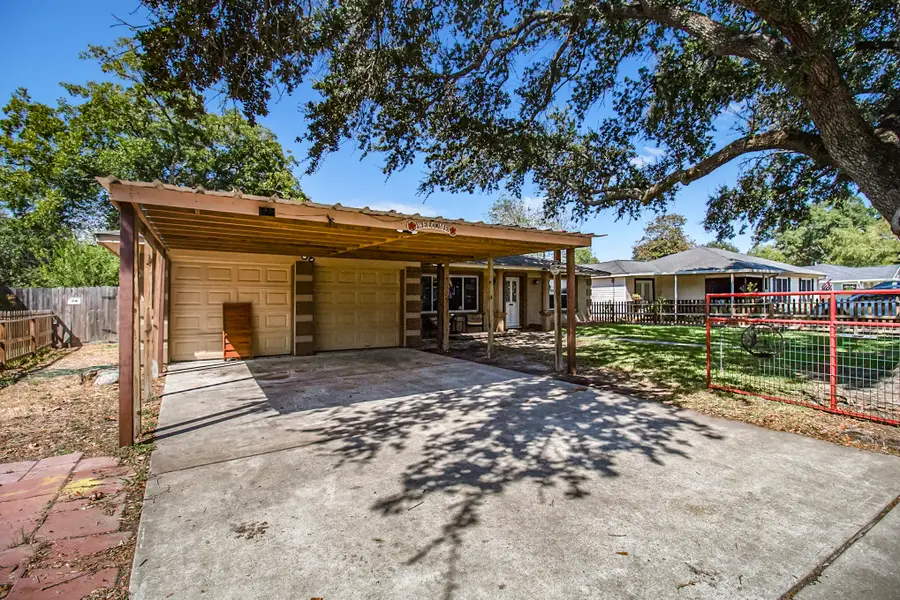 110 William Avenue, Baytown, TX 77520 - #2