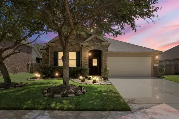 24422 Myrtle Creek Falls, Tomball, TX 77375