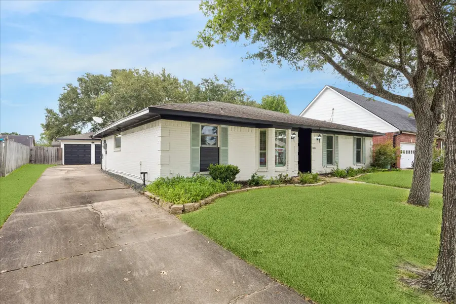 1809 Winding Creek Drive, Pearland, TX 77581 - #2