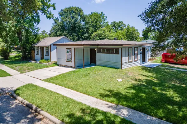 1012 W Hart Avenue, Pasadena, TX 77506