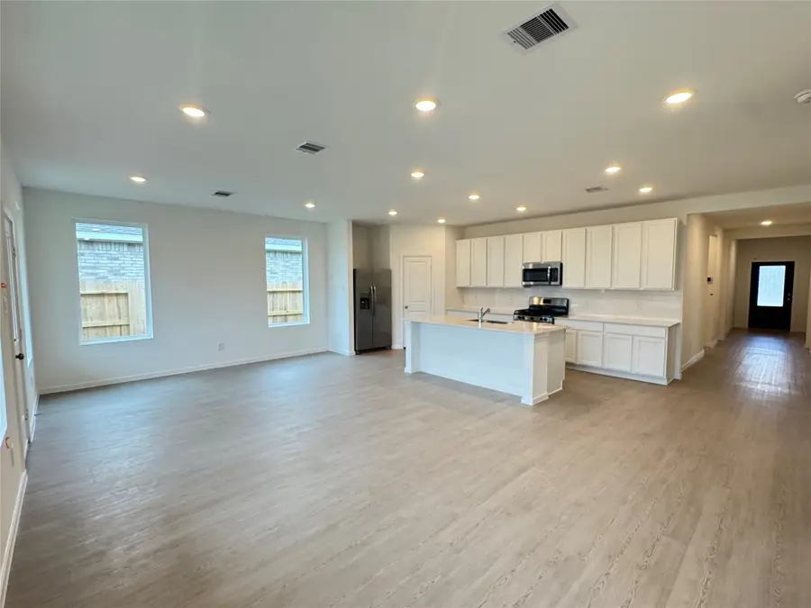 5426 Peacock Bass Drive, Baytown, TX 77521 - Image #2