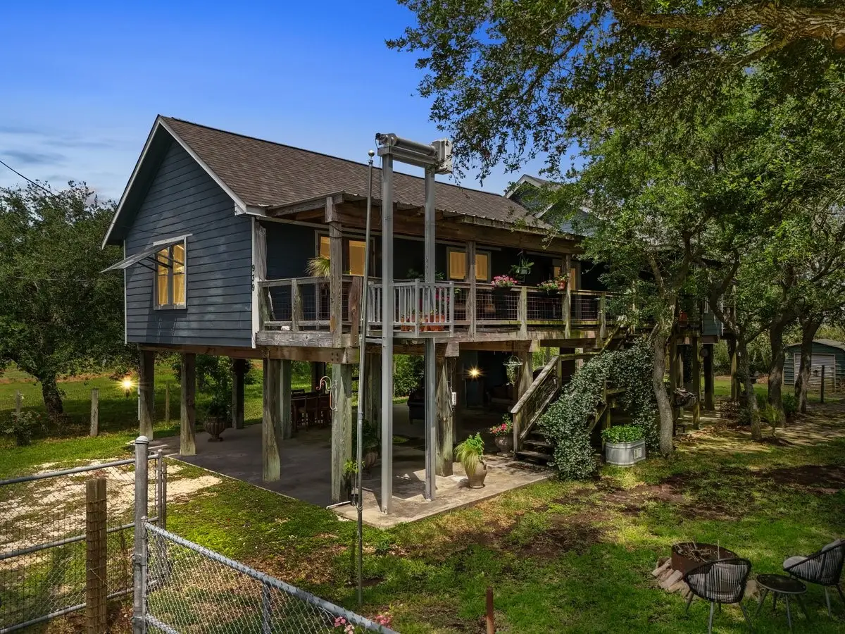 939 17th Street Street, Dickinson, TX 77539 - #1