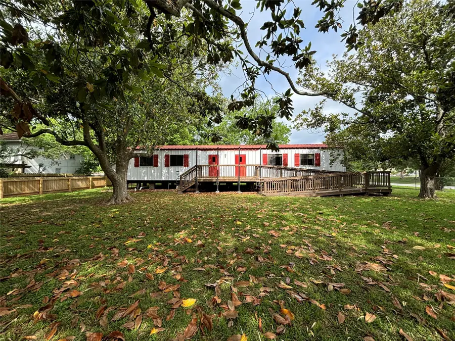 817 Walnut, Wharton, TX 77488 - Image #2