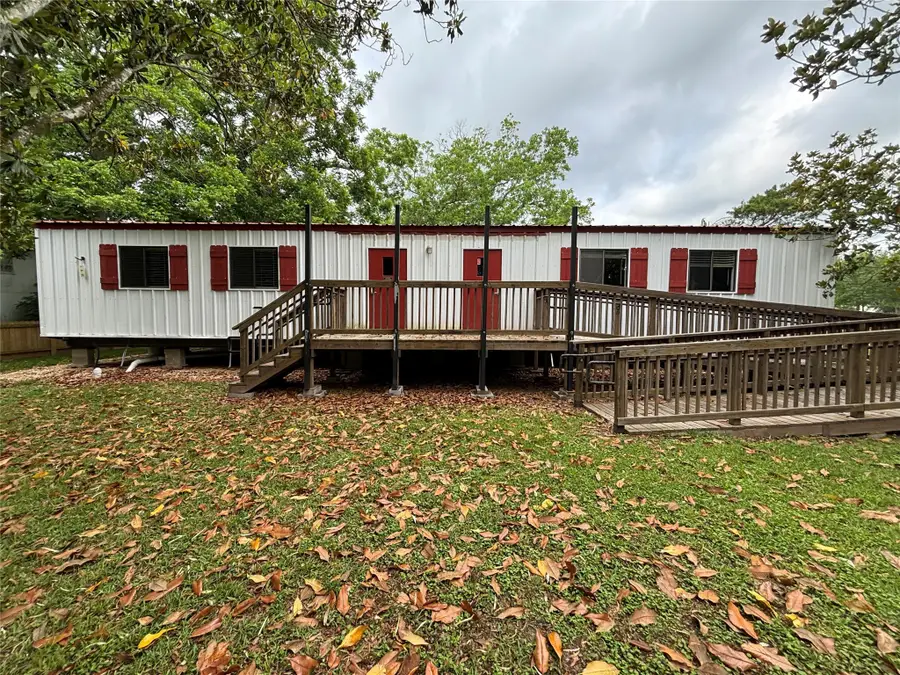 817 Walnut, Wharton, TX 77488 - Image #3