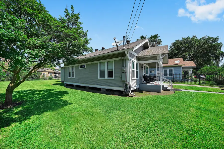 325 N Sidney Street, Houston, TX 77003 - Image #2