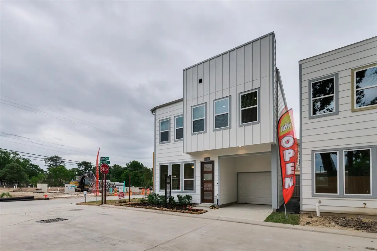 7713 Rainbow Close Lane, Houston, TX 77055 - Image #1