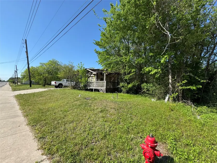 111 N Bailey Street, Mexia, TX 76667 - #3