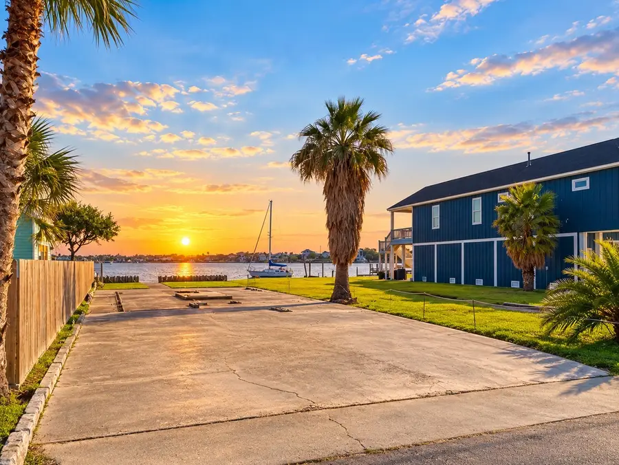6205 Avenue L, Galveston, TX 77551 - #3