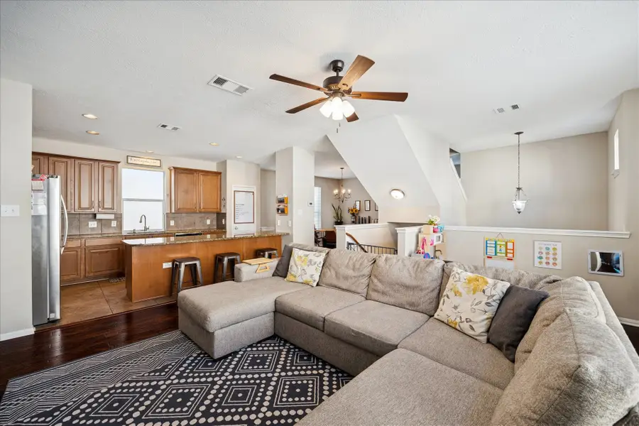 3332 Masters Point Drive, Houston, TX 77091 - Image #2