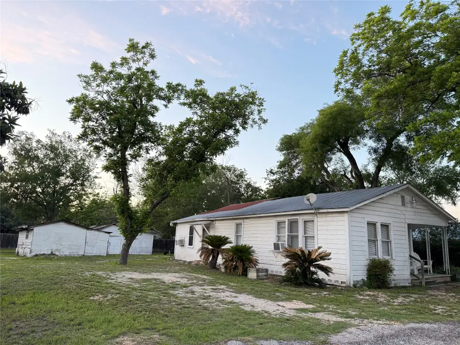 1828 W Mill Street Sw, New Braunfels, TX 78130 - #3