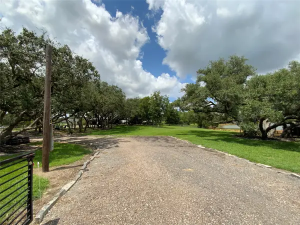 1236 Riverside Drive, Palacios, TX 77465
