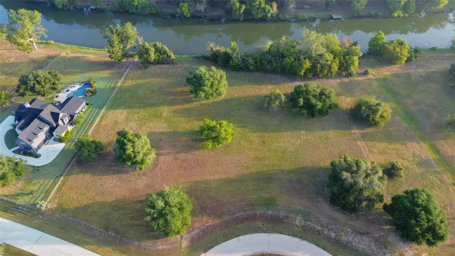 30911 Riverlake Road, Fulshear, TX 77441 - Image #2