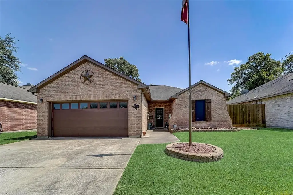 216 W 1st Street, Deer Park, TX 77536 - Image #1