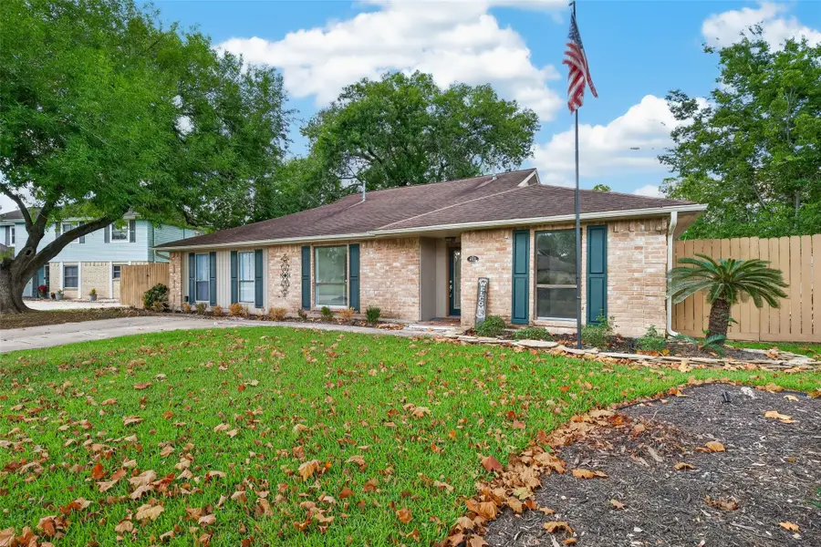 412 Westwood Drive, Friendswood, TX 77546 - #2