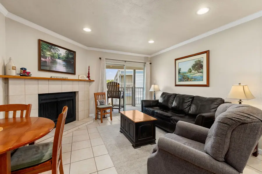 500 N Market Street #316, New Braunfels, TX 78130 - #3