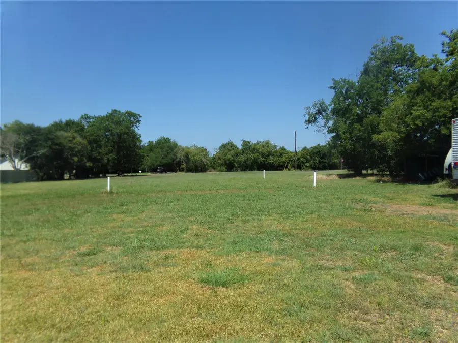 300 S Summit Street, Weimar, TX 78962 - Image #2