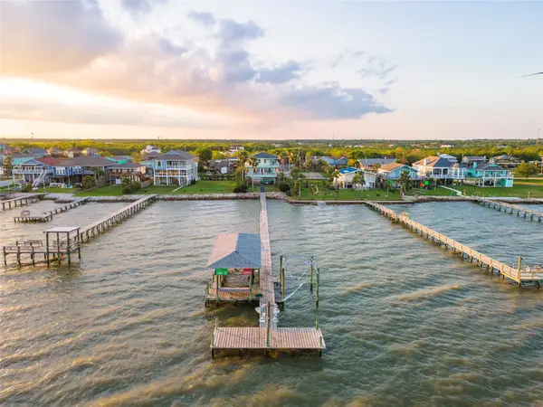 1617 Dick Bay Drive, Dickinson, TX 77539