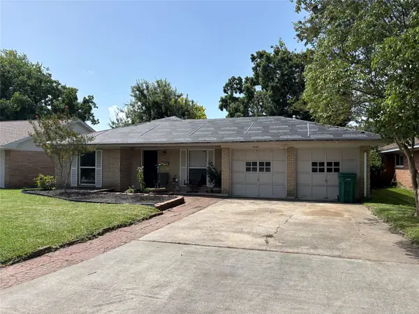 1825 Dolphin Drive, Seabrook, TX 77586