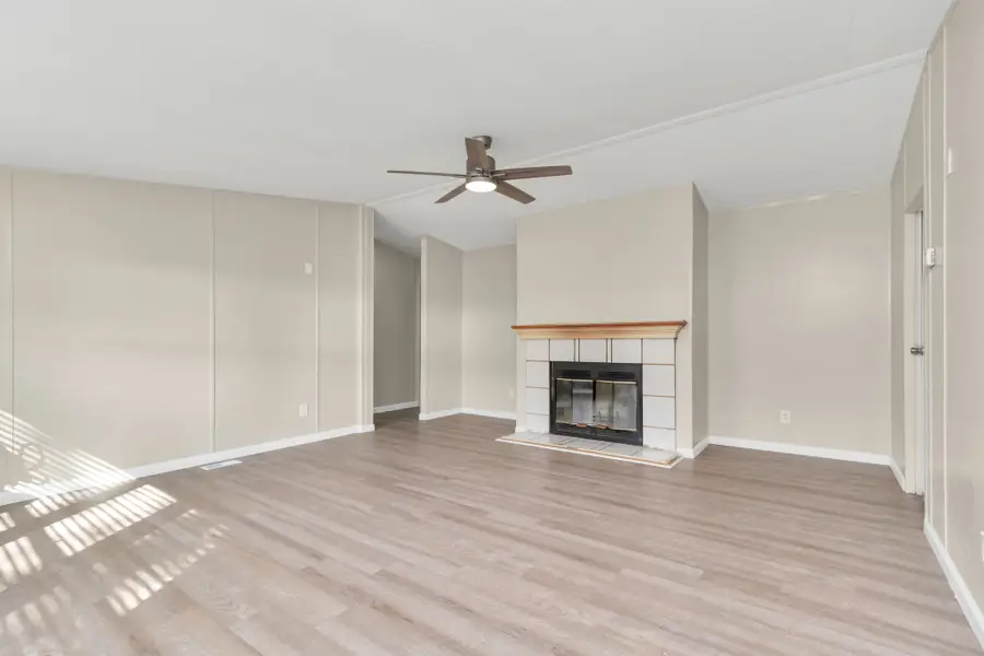 1206 Cindy Lane, Sealy, TX 77474 - Image #2