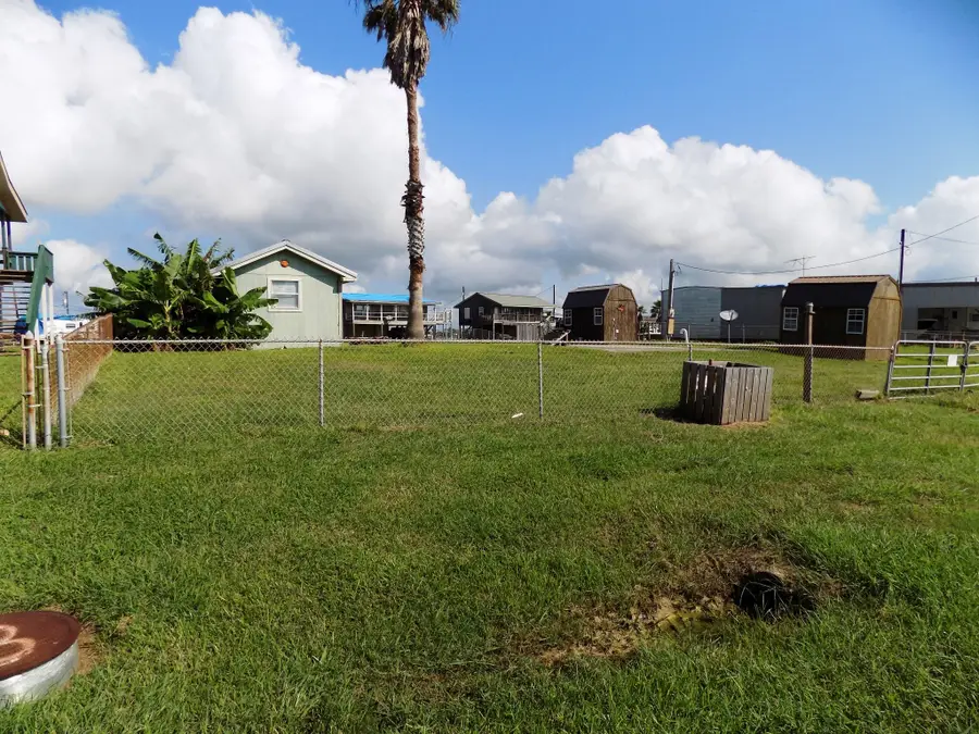 3539 County Road 202, Sargent, TX 77414 - Image #2