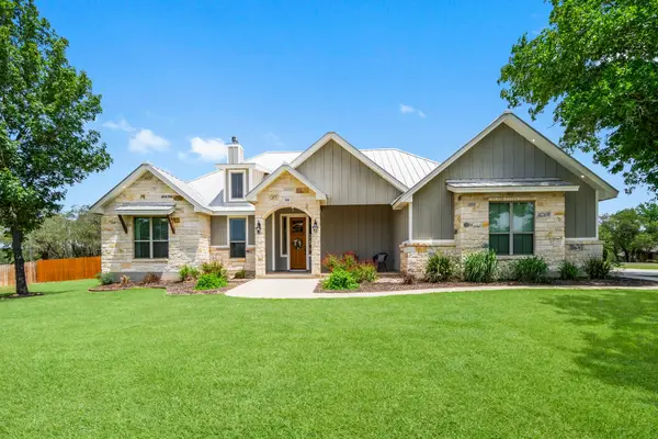 100 Calvary Drive, Adkins, TX 78101