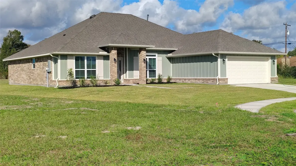 829 Greystone Lane, Angleton, TX 77515 - Image #1