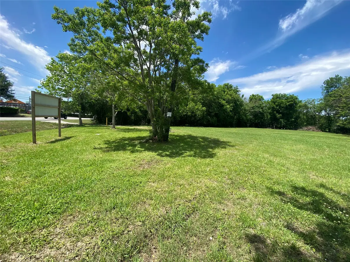 926 W Cedar Bayou Lynchburg Road, Baytown, TX 77521 - Image #1