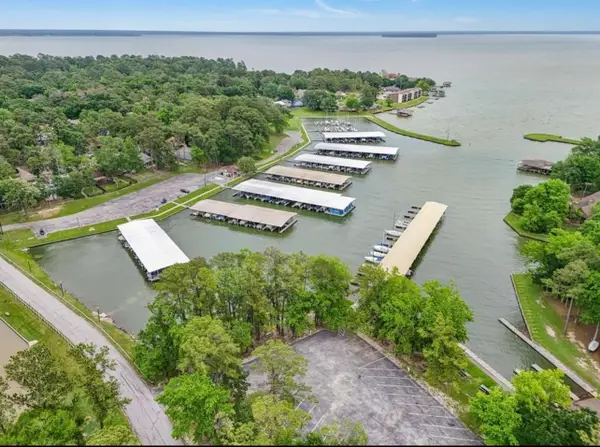 7 S Royale Greens Drive, Coldspring, TX 77331