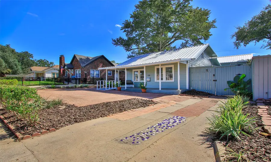 807 Houston Street, Richmond, TX 77469 - #2
