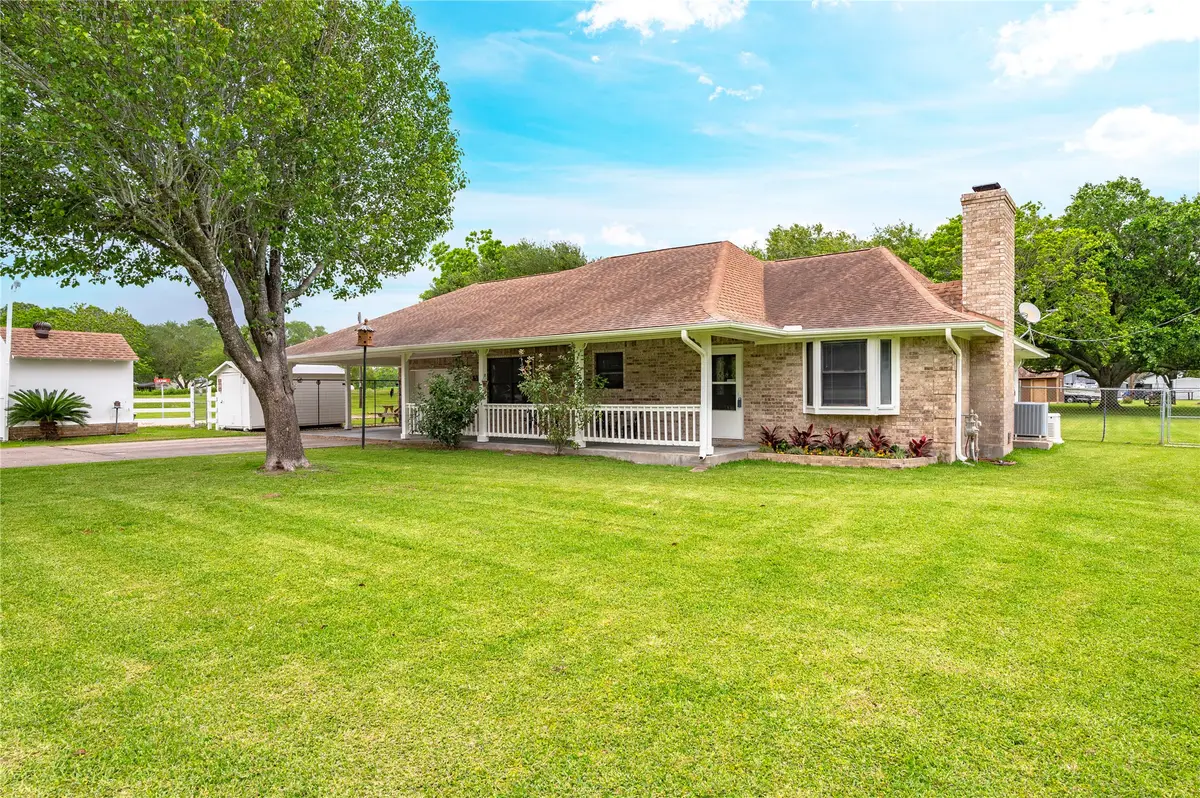 2517 Avenue L, Santa Fe, TX 77510 - #1