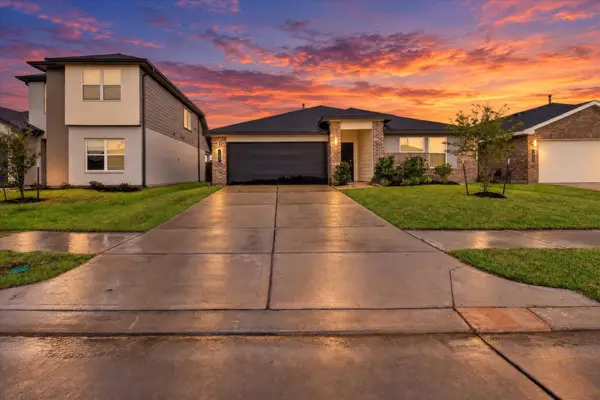 7907 Sleek Flock Lane, Rosharon, TX 77583