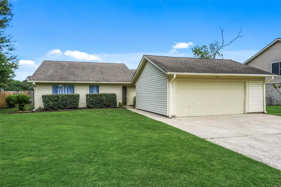 248 E Castle Harbour Drive, Friendswood, TX 77546 - #3