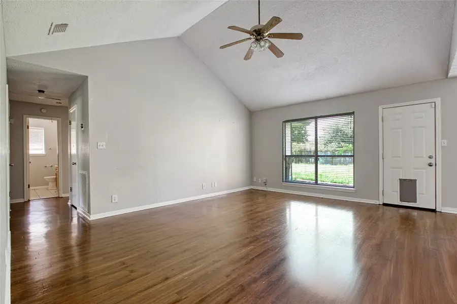 207 Sugar Cane Trace, Lake Jackson, TX 77566 - Image #2