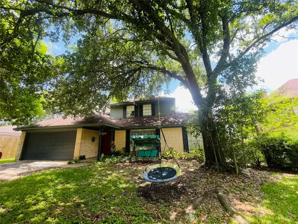 118 Driftwood Drive, Lake Jackson, TX 77566