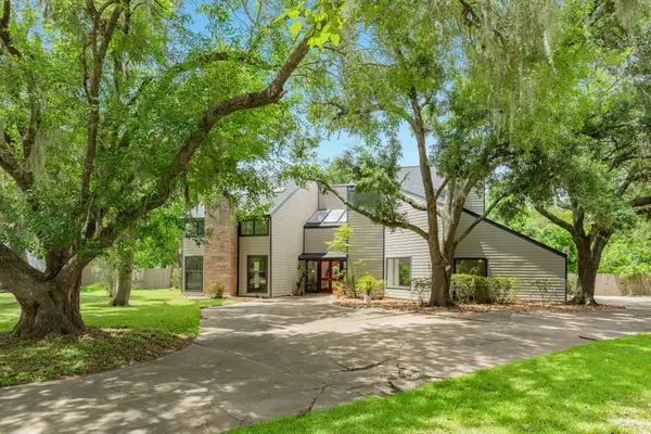 121 Catalpa Street, Lake Jackson, TX 77566