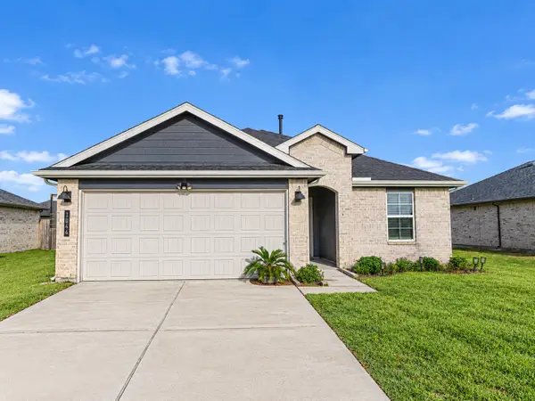 1044 Marina Bay Drive, Alvin, TX 77511