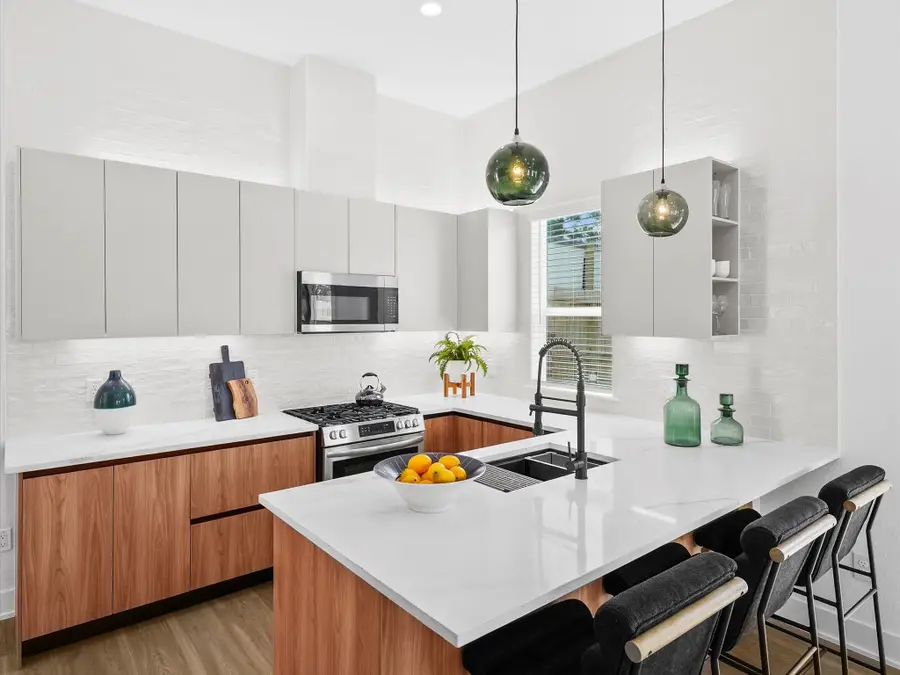 2582 W Tidwell Road, Houston, TX 77091 - Image #3