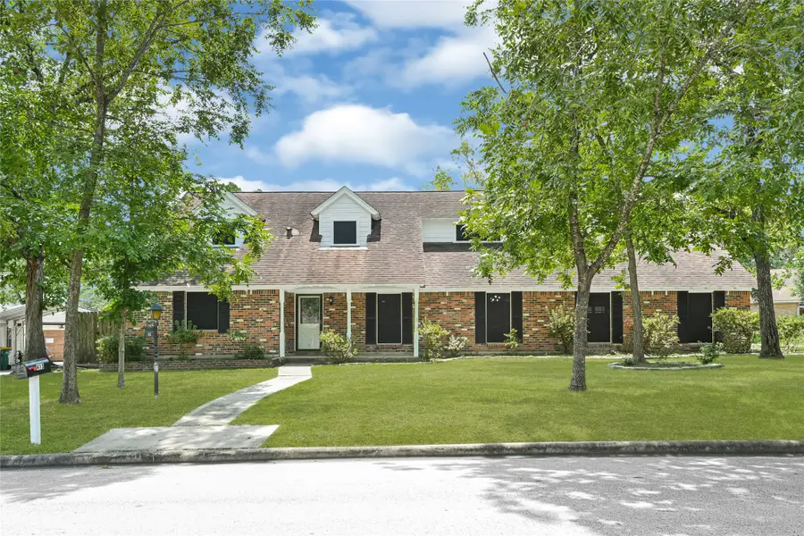 413 Oakhill Drive, Conroe, TX 77304 - Image #3