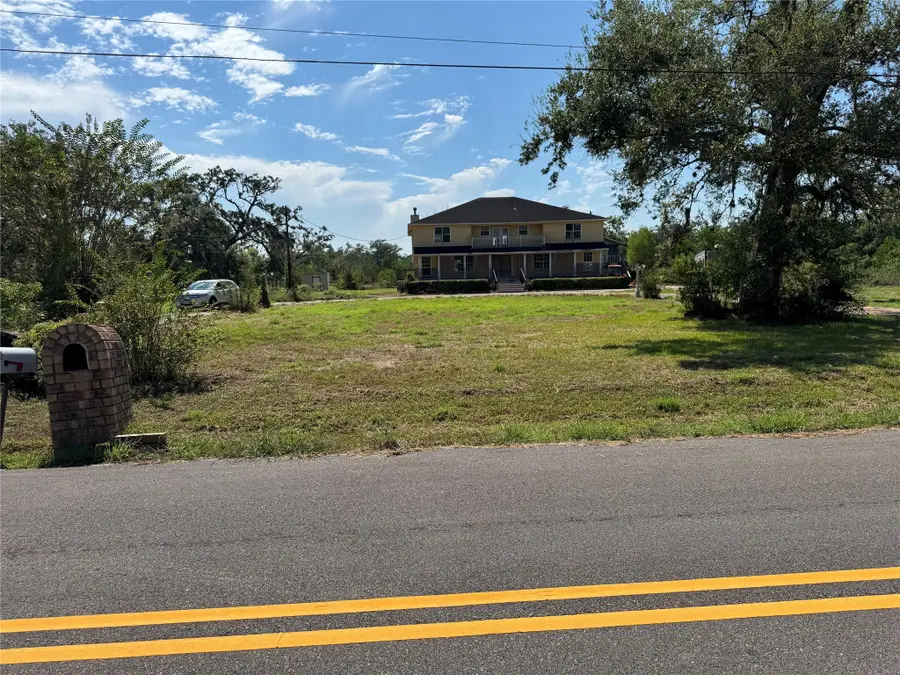 325 County Road 201, Angleton, TX 77515 - Image #2