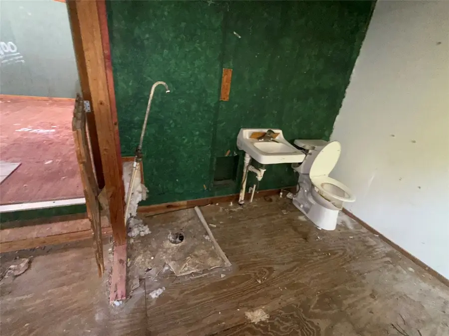 19145 Mount Pleasant Road, Montgomery, TX 77356 - Image #2