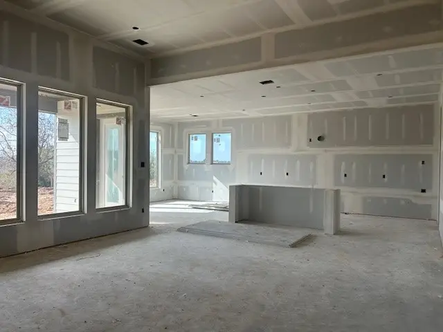 318 Legacy Point Drive, Sealy, TX 77474 - Image #3