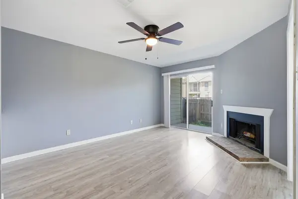 18800 Egret Bay Boulevard #1007, Webster, TX 77058