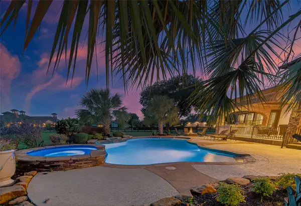 14 Royal King Road, Tomball, TX 77377