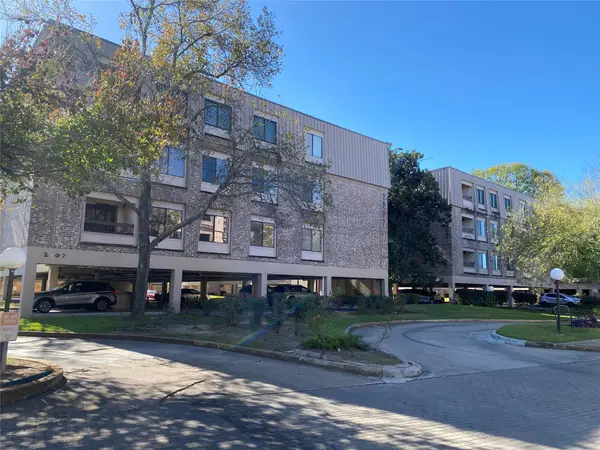 2207 S Braeswood Boulevard #42H, Houston, TX 77030