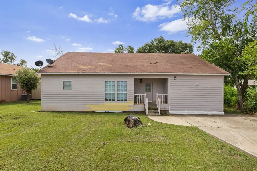 1004 Seelhorst Street, Brenham, TX 77833 - Image #3