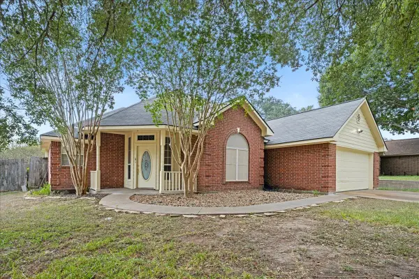 2601 Oakwood Drive, Brenham, TX 77833