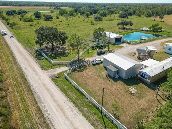 16631 Baker Cr 522 Road, Guy, TX 77444