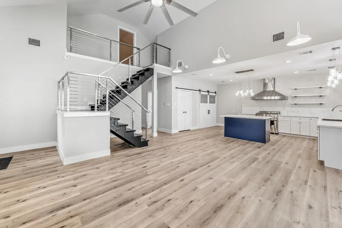 50 Hunters Creek Drive, Huntsville, TX 77340 - Image #1