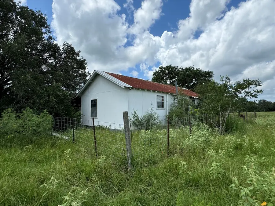 3653 Kaiser-adams Road, Yoakum, TX 77995 - Image #3