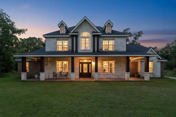 20203 Lake View Road, Damon, TX 77430